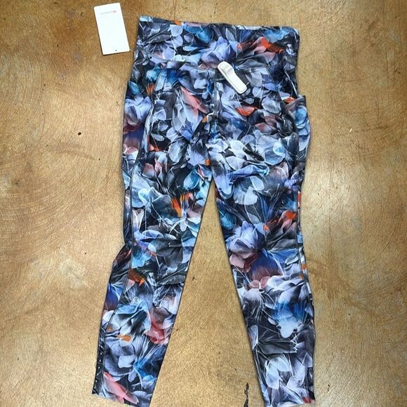 Lululemon leggings  - Picture 2 of 8